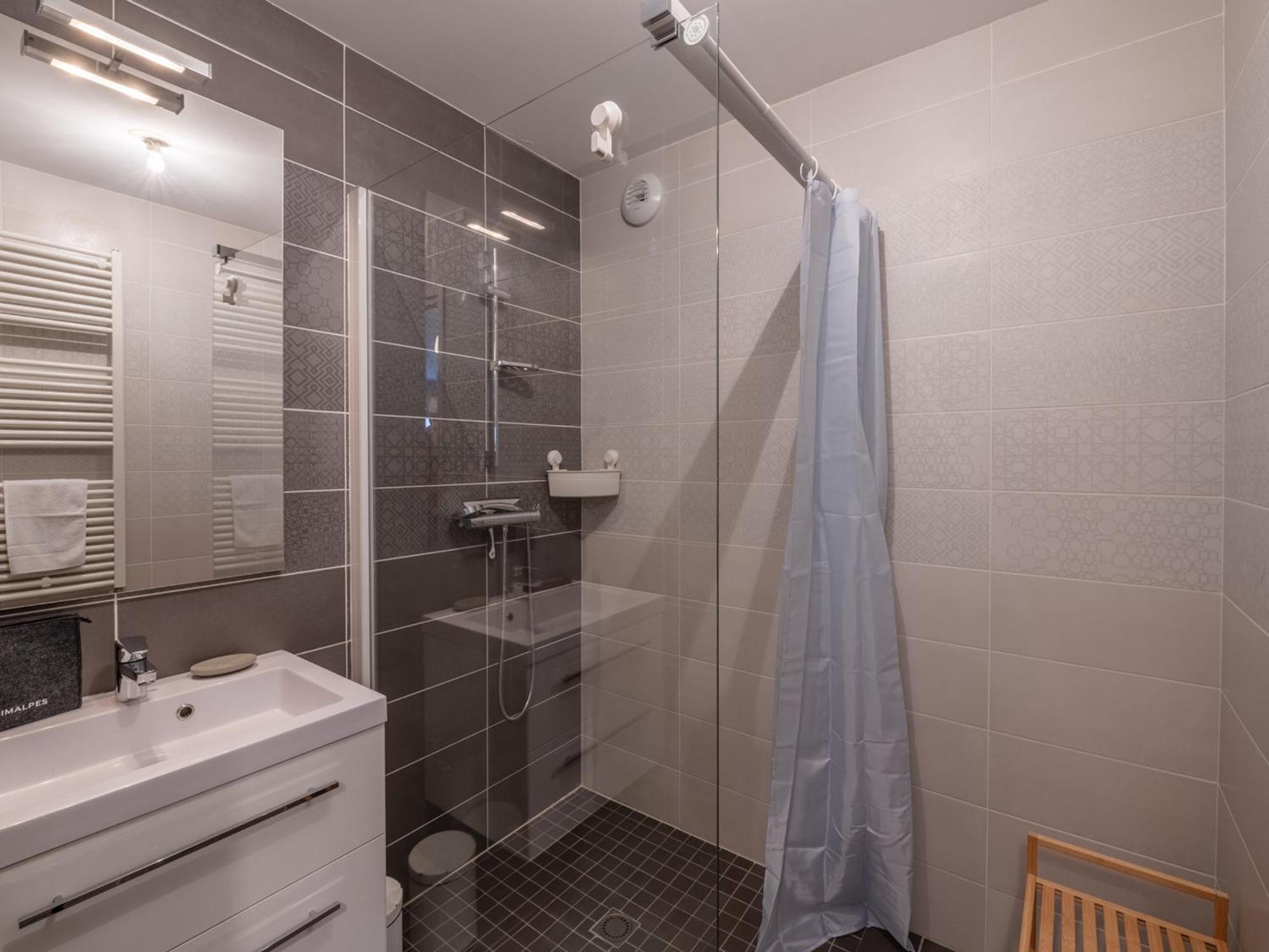 Apartment : Moderne 4 Pers, Proche Gare Et Pistes, Avec Wifi Et Parking - Fr-1-343-255 Chamonix